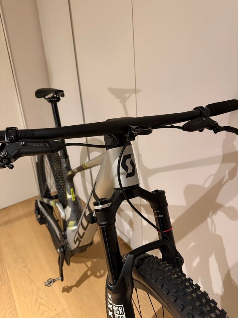 Used Scott Spark RC World Cup 2025 2025 Mountainbike, Light Gray, 29 — image 9 of 14
