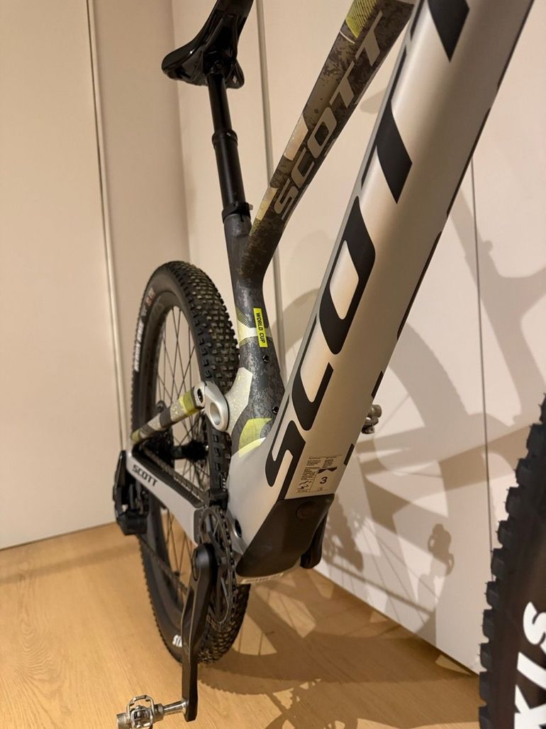Used Scott Spark RC World Cup 2025 2025 Mountainbike, Light Gray, 29 — image 4 of 14