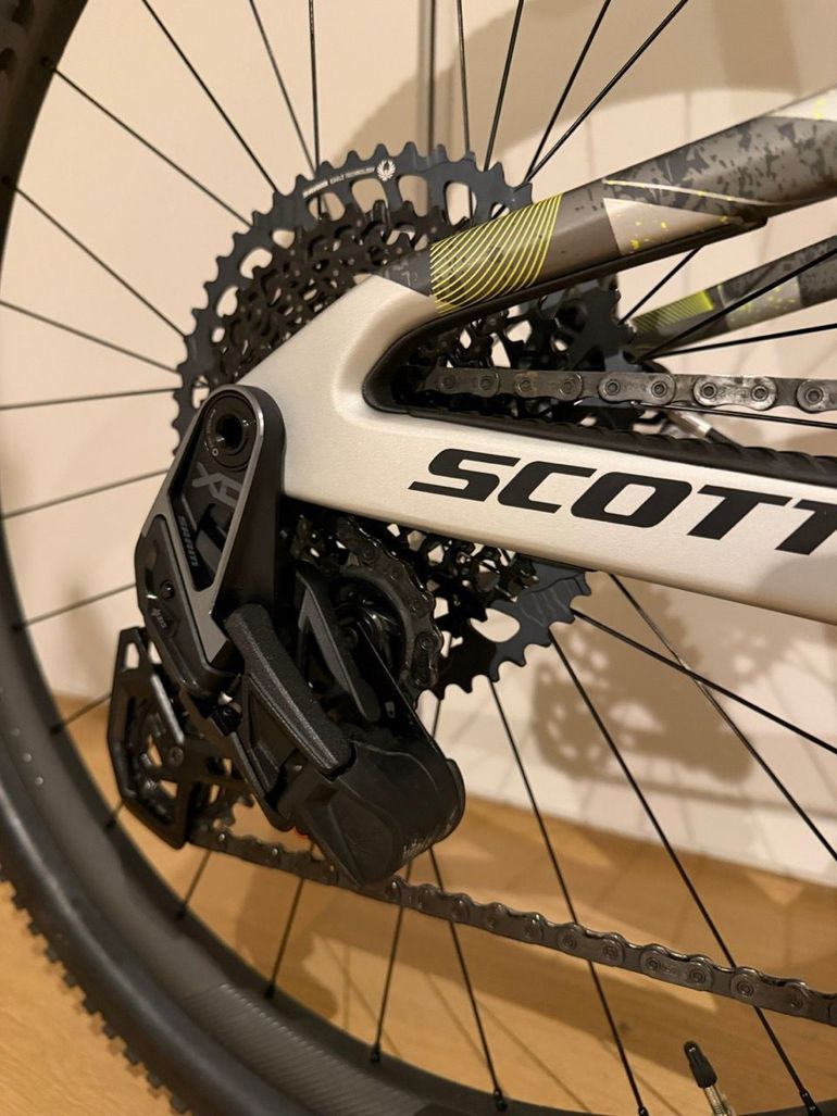 Used Scott Spark RC World Cup 2025 2025 Mountainbike, Light Gray, 29 — image 6 of 14