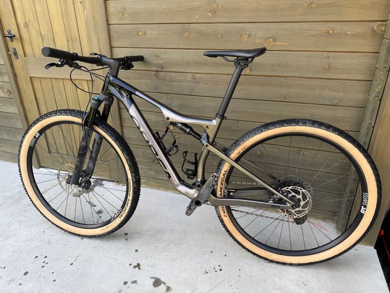 Used Orbea OIZ M11-AXS 2022 2022 Mountainbike, Black, 29 — image 1 of 5