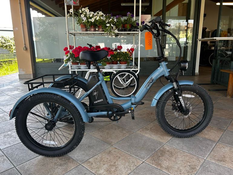 Used Fafrees Fafrees Custom 2025 Urban, Light Gray — image 2 of 6