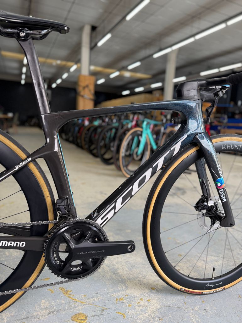 Used Scott Foil RC Pro Di2 DSM Team Edition Carbon 2022 Road & Gravel, Blau — image 15 of 29