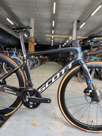 Used Scott Foil RC Pro Di2 DSM Team Edition Carbon 2022 Road & Gravel, Blau — image 16 of 29