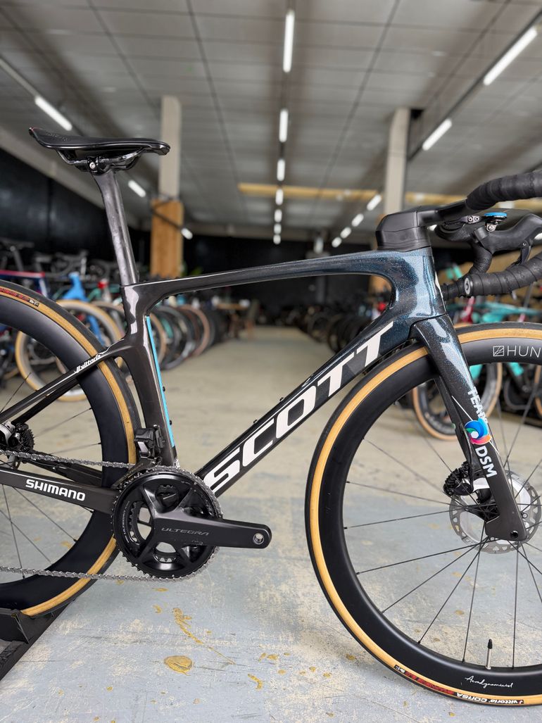 Used Scott Foil RC Pro Di2 DSM Team Edition Carbon 2022 Road & Gravel, Blau — image 16 of 29