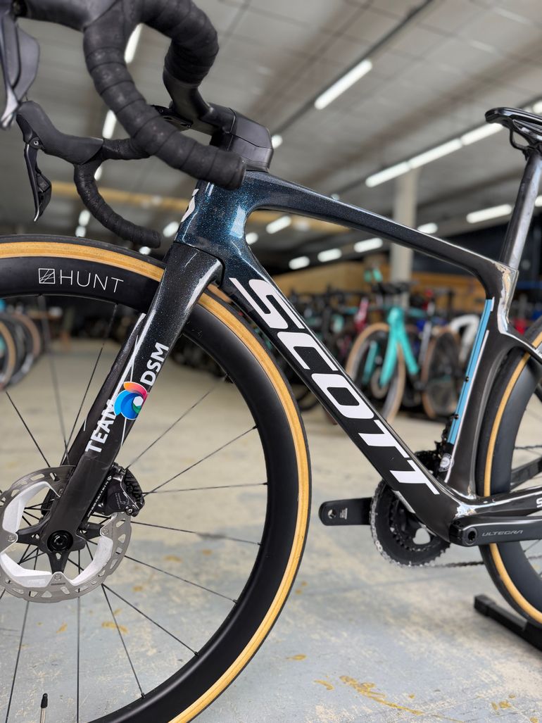 Used Scott Foil RC Pro Di2 DSM Team Edition Carbon 2022 Road & Gravel, Blau — image 24 of 29