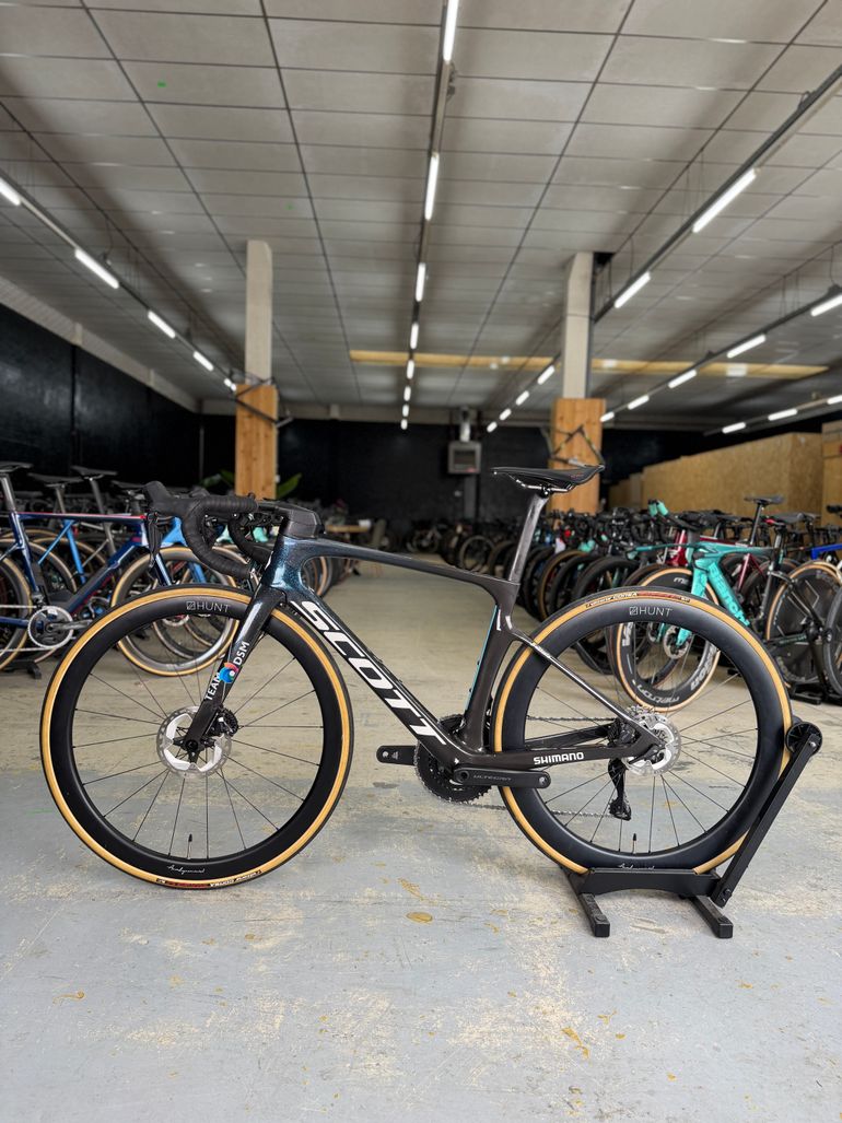 Used Scott Foil RC Pro Di2 DSM Team Edition Carbon 2022 Road & Gravel, Blau — image 22 of 29