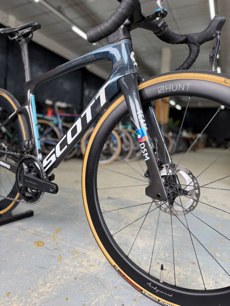 Used Scott Foil RC Pro Di2 DSM Team Edition Carbon 2022 Road & Gravel, Blau — image 5 of 29