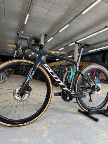 Used Scott Foil RC Pro Di2 DSM Team Edition Carbon 2022 Road & Gravel, Blau — image 23 of 29