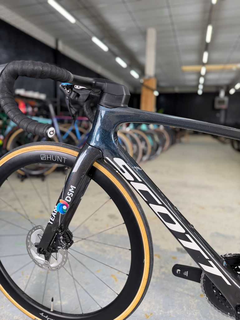 Used Scott Foil RC Pro Di2 DSM Team Edition Carbon 2022 Road & Gravel, Blau — image 26 of 29