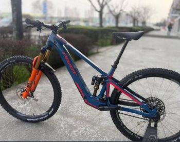 Used pivot shuttle sl Pivot shuttle sl Custom SRAM X01 Eagle AXS 2024 Mountainbike, Blue — image 2 of 4