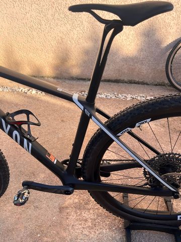 Used Canyon Exceed CF SLX 2024 2024 Mountainbike, Black, 29 — image 4 of 10