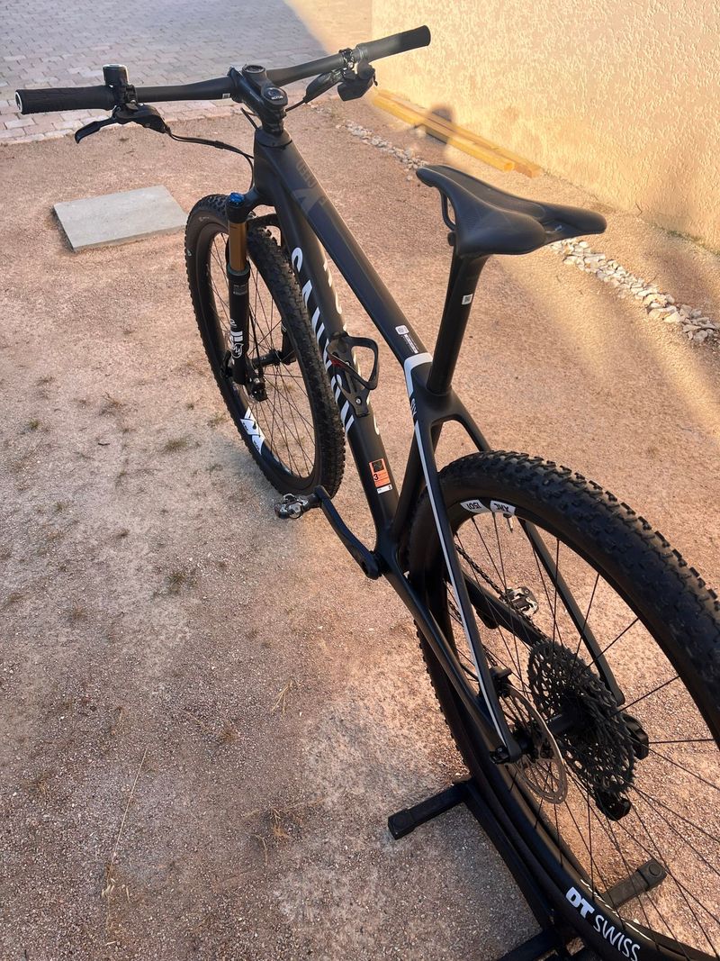 Used Canyon Exceed CF SLX 2024 2024 Mountainbike, Black, 29 — image 5 of 10