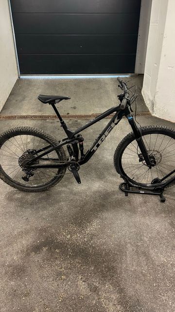 Trek Fuel EX 9.7 2021 2021 Mountainbike usato, Nero — immagine 2 di 8