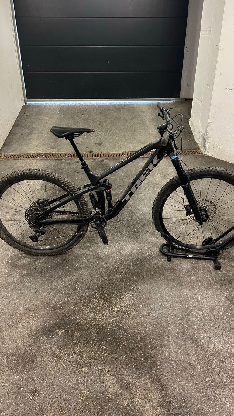 Used Trek Fuel EX 9.7 2021 2021 Mountainbike, Schwarz, 29 — image 2 of 8