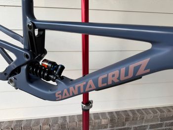 Used Santa Cruz Megatower Frameset 2021 Mountainbike, Light Gray — image 2 of 11