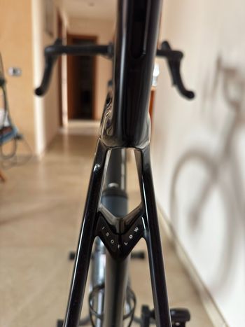 Used Trek Madone SL 6 Gen 8 2025 2025 Road & Gravel, Black — image 3 of 13