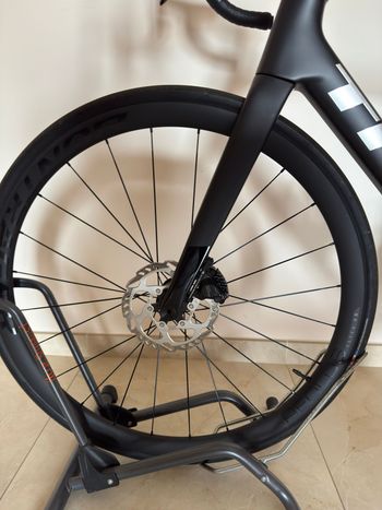 Used Trek Madone SL 6 Gen 8 2025 2025 Road & Gravel, Black — image 4 of 13