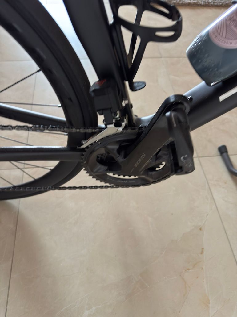 Used Trek Madone SL 6 Gen 8 2025 2025 Road & Gravel, Black — image 11 of 13