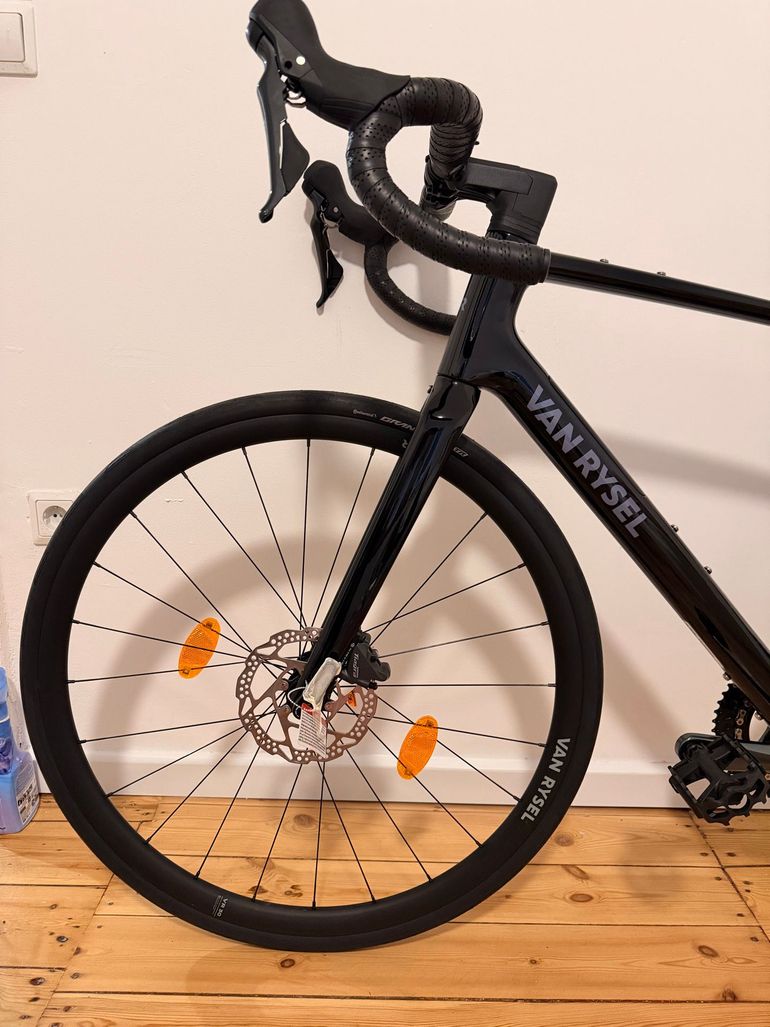Used Endurance Rennrad EDR CF Toolbox Shimano Tiagra 2×10 schwarz Endurance Rennrad EDR CF Toolbox Shimano Tiagra 2×10 schwarz Custom Shimano Tiagra 2024 Road & Gravel — image 4 of 7