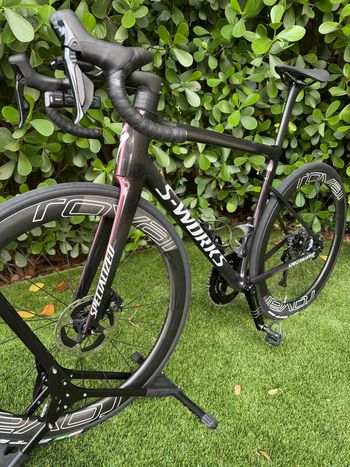Used Specialized S-Works Tarmac SL8 - Shimano Dura-Ace Di2 2024 2024 Road & Gravel, Red — image 2 of 10