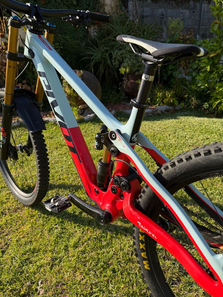Used Pivot PHOENIX Pro Saint 2025 2025 Mountainbike, Blue, 27.5 — image 9 of 9