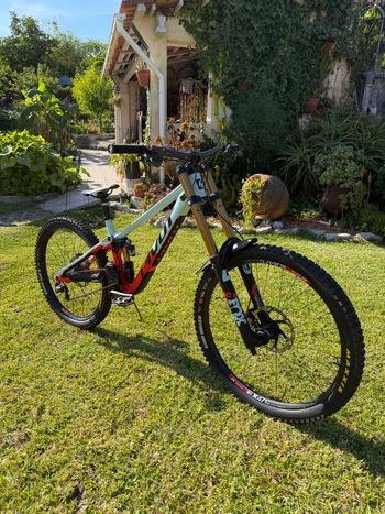 Used Pivot PHOENIX Pro Saint 2025 2025 Mountainbike, Blue, 27.5 — image 2 of 9