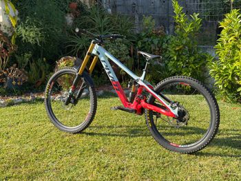 Used Pivot PHOENIX Pro Saint 2025 2025 Mountainbike, Blue, 27.5 — image 5 of 9