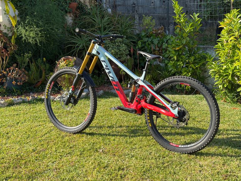 Used Pivot PHOENIX Pro Saint 2025 2025 Mountainbike, Blue, 27.5 — image 5 of 9