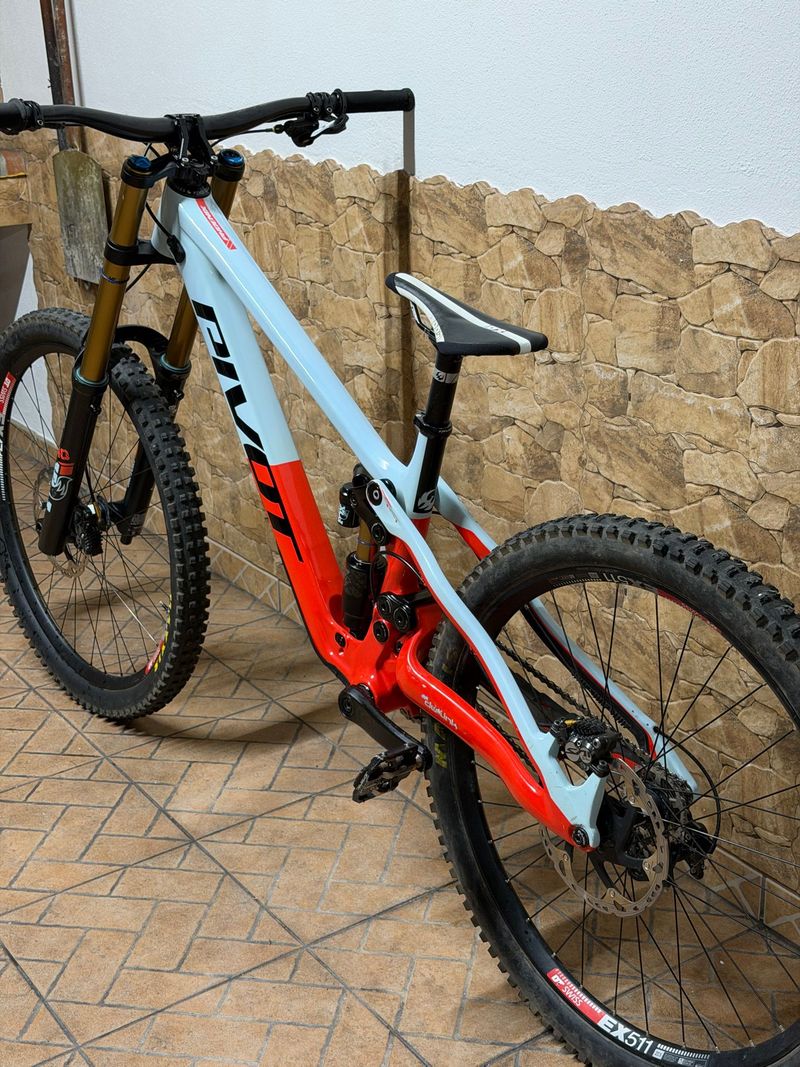 Pivot PHOENIX Pro Saint 2025 2025 Mountainbike d'occasion — image 3 sur 8