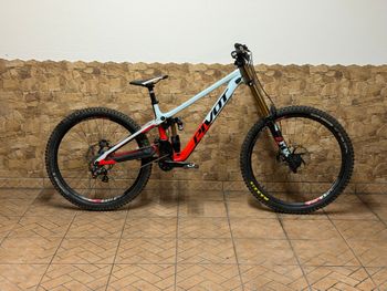 Brugt Pivot PHOENIX Pro Saint 2025 2025 Mountainbike — billede 5 af 8