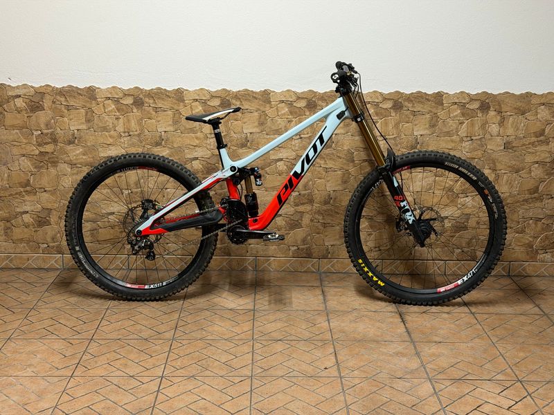 Pivot PHOENIX Pro Saint 2025 2025 Mountainbike d'occasion — image 5 sur 8