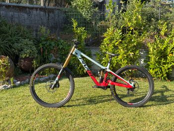 Used Pivot PHOENIX Pro Saint 2025 2025 Mountainbike, Blue, 27.5 — image 4 of 9