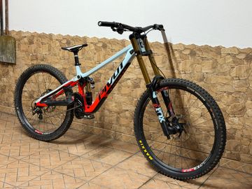Pivot PHOENIX Pro Saint 2025 2025 Mountainbike d'occasion — image 6 sur 8