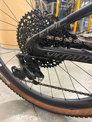 Used Specialized Epic Expert 2021 2021 Mountainbike, Black, 29 — image 2 of 6