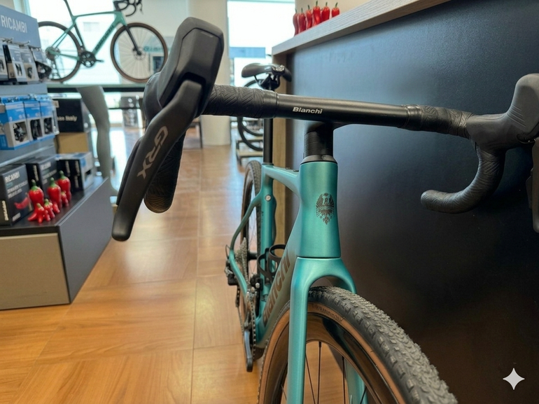 Used Bianchi Impulso RC GRX 825 DI2 2026 2026 Road & Gravel, Blue — image 4 of 8