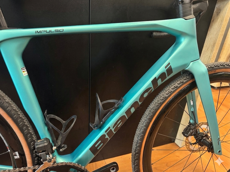 Used Bianchi Impulso RC GRX 825 DI2 2026 2026 Road & Gravel, Blue — image 3 of 8