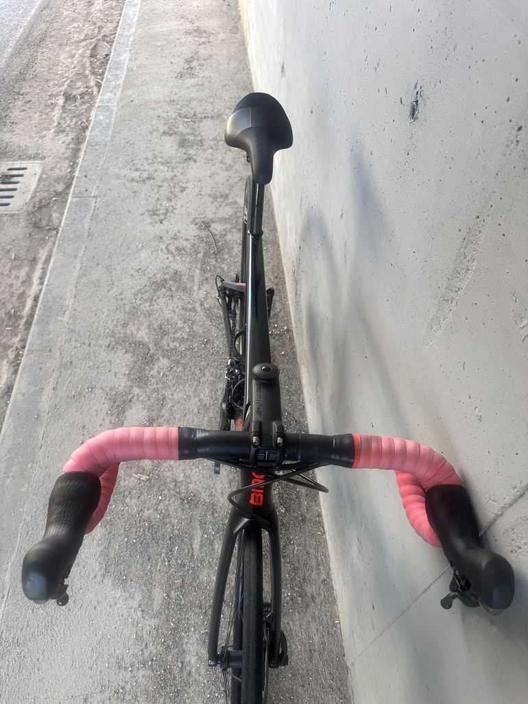 Used BMC Roadmachine 02 TWO 2018 2018 Road & Gravel — image 11 of 11