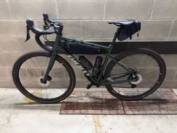 Used Giant Revolt Shimano GRX 2021 Road & Gravel — image 2 of 4