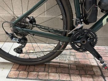 Used Giant Revolt Shimano GRX 2021 Road & Gravel — image 3 of 4