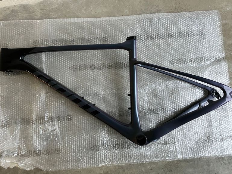 Used Giant XTC Advanced SL 29 Frameset 2025 Frameset 2025 Mountainbike, Purple, 29 — image 2 of 12