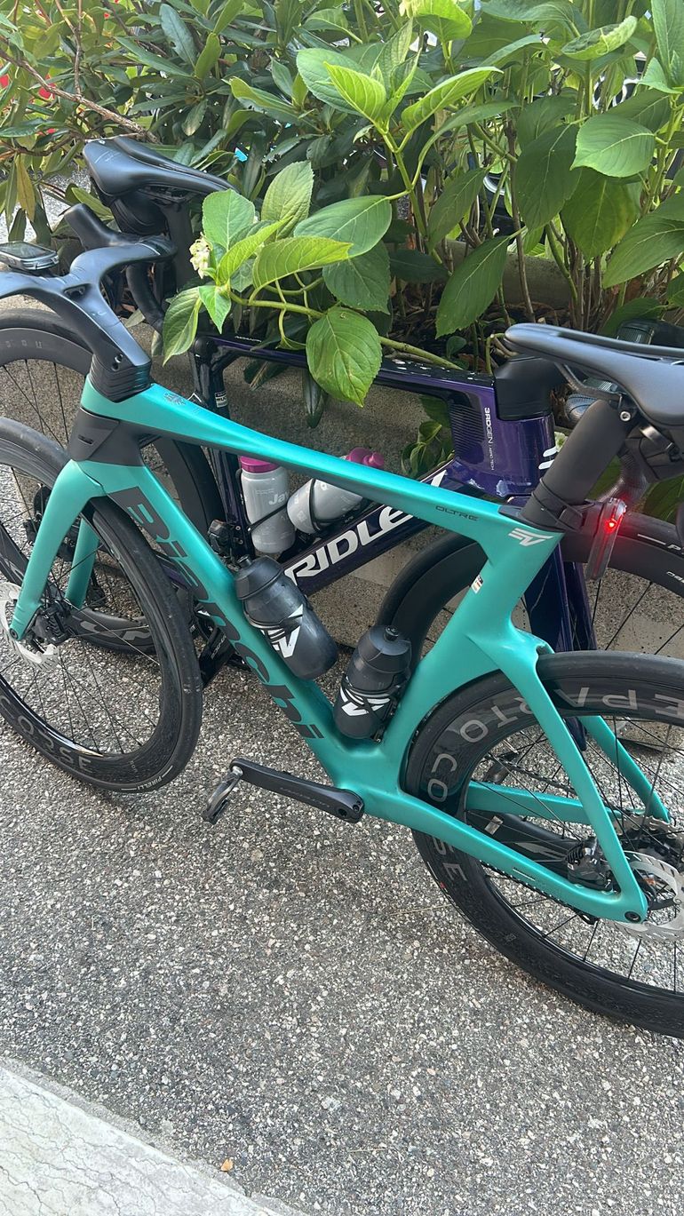 Used Bianchi Oltre PRO SHIMANO ULTEGRA DI2 2025 2025 Road & Gravel, Blau — image 3 of 3