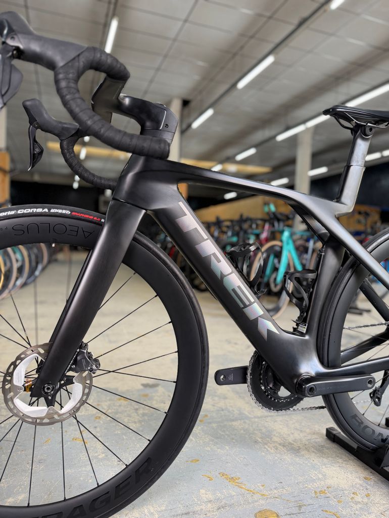 Used Trek Madone SLR 7 Gen 7 2024 2024 Road & Gravel, Black — image 18 of 24