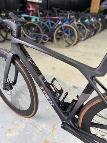 Used Trek Madone SLR 7 Gen 8 2025 2025 Road & Gravel — image 21 of 24