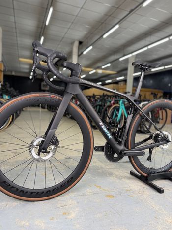 Used Trek Madone SLR 7 Gen 8 2025 2025 Road & Gravel — image 15 of 24