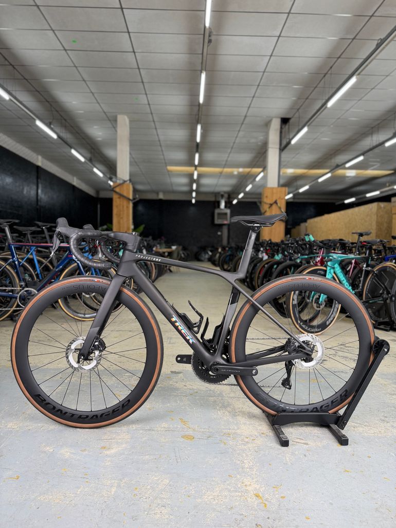 Used Trek Madone SLR 7 Gen 8 2025 2025 Road & Gravel — image 14 of 24