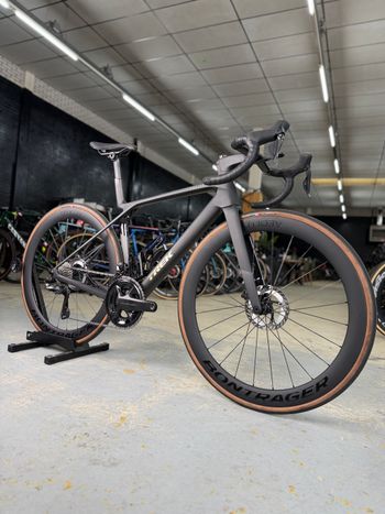 Used Trek Madone SLR 7 Gen 8 2025 2025 Road & Gravel — image 2 of 24