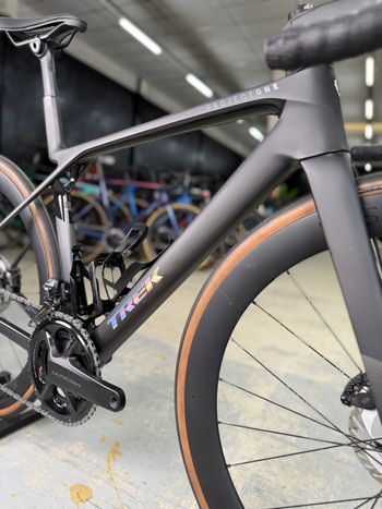 Used Trek Madone SLR 7 Gen 8 2025 2025 Road & Gravel — image 4 of 24