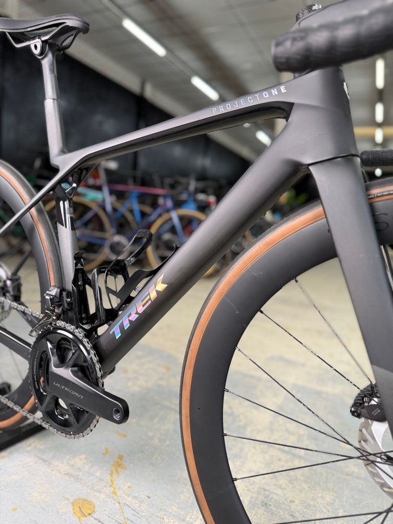 Used Trek Madone SLR 7 Gen 8 2025 2025 Road & Gravel — image 4 of 24