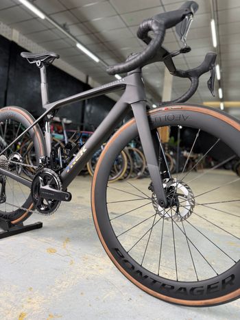Used Trek Madone SLR 7 Gen 8 2025 2025 Road & Gravel — image 3 of 24