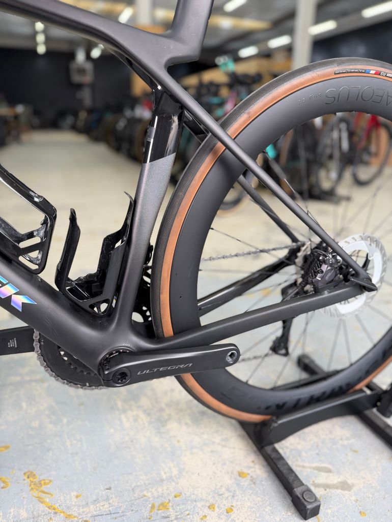 Used Trek Madone SLR 7 Gen 8 2025 2025 Road & Gravel — image 20 of 24